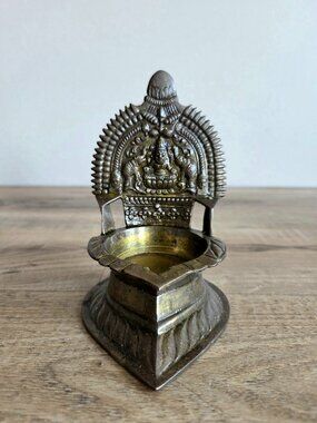 Brass Gajalakshmi Vilakku Oil Lamp Traditional South Indian Diya.